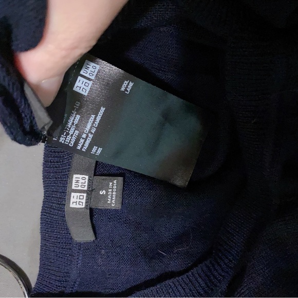 Uniqlo 100%wool sweater size S - Picture 2 of 2